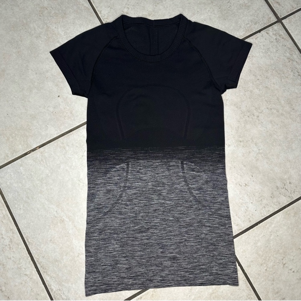 Lululemon Ombré Swiftly Tech Short Sleeve